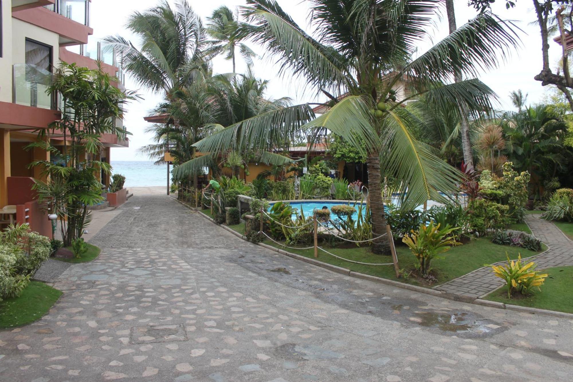 Lost Horizon Beach Dive Resort Bohol Exteriör bild