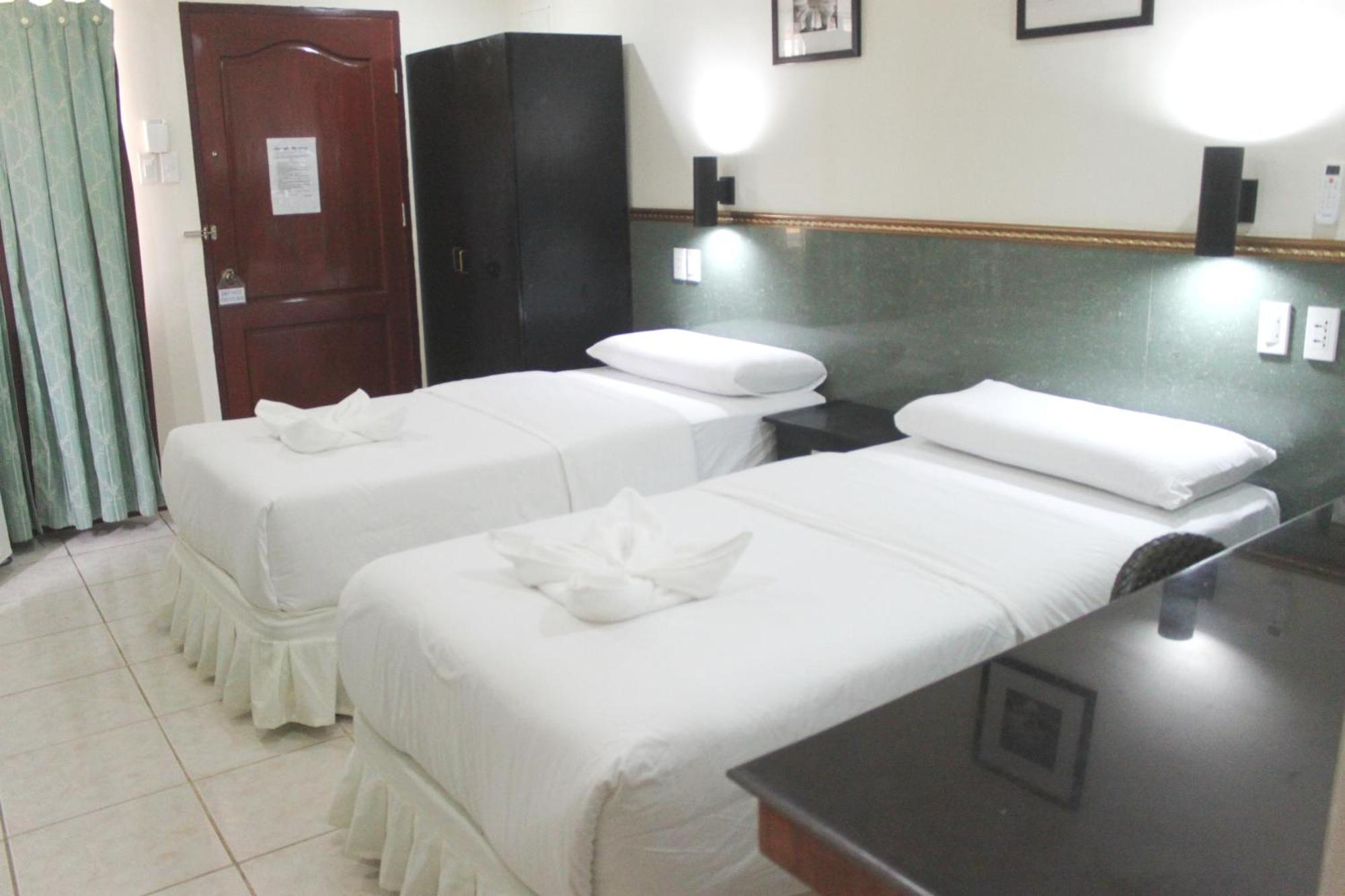 Lost Horizon Beach Dive Resort Bohol Exteriör bild
