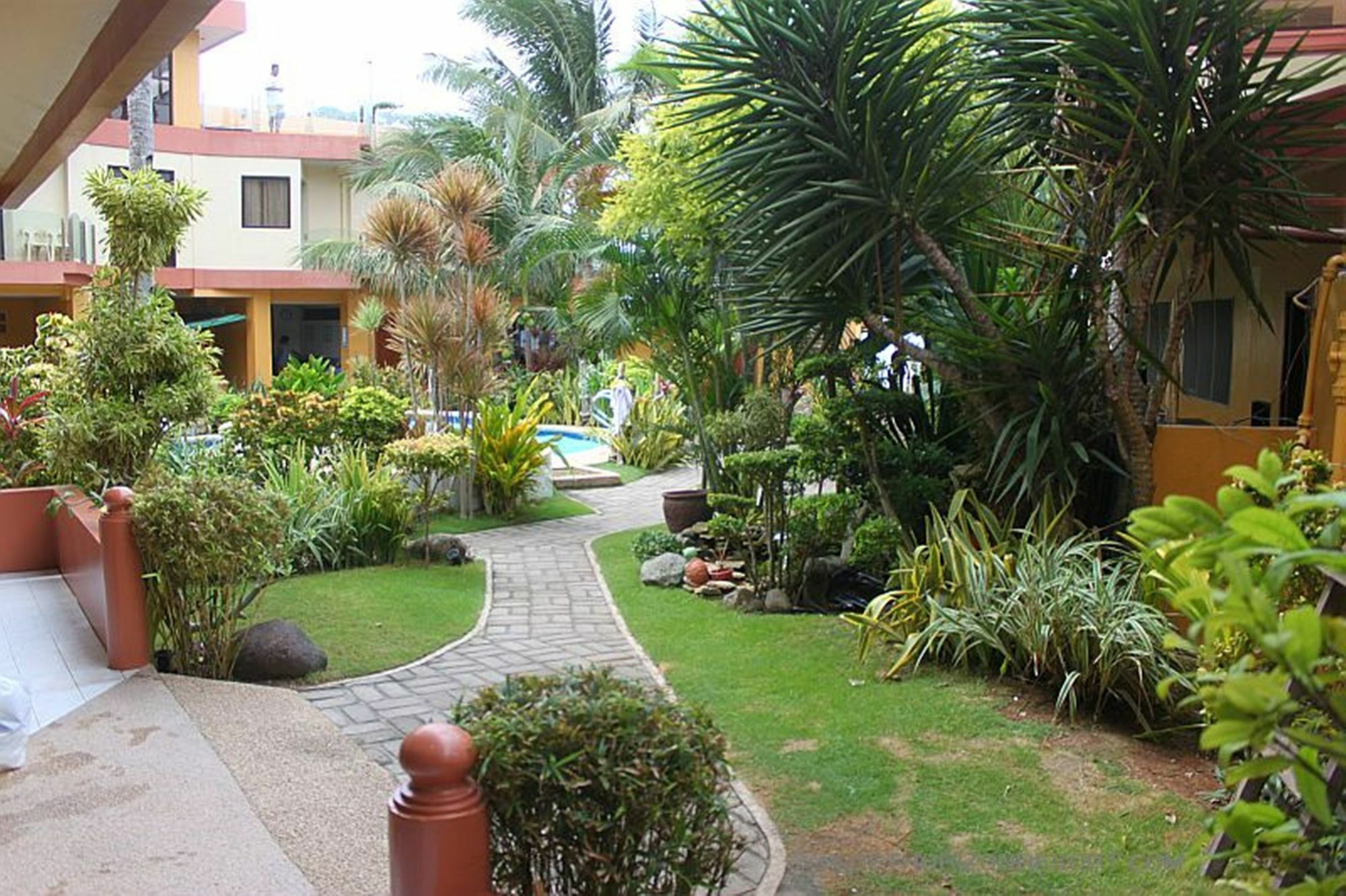 Lost Horizon Beach Dive Resort Bohol Exteriör bild