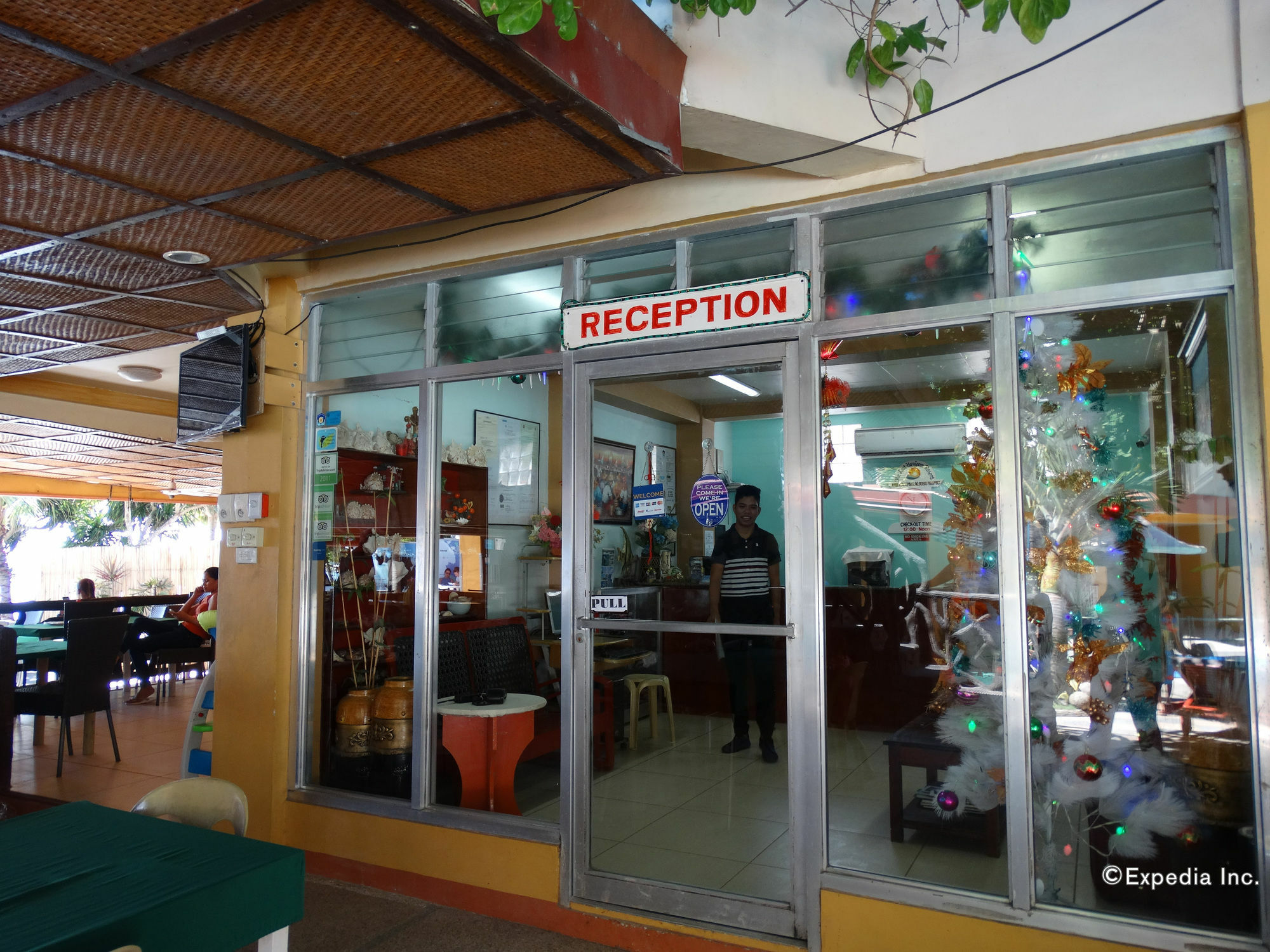 Lost Horizon Beach Dive Resort Bohol Exteriör bild